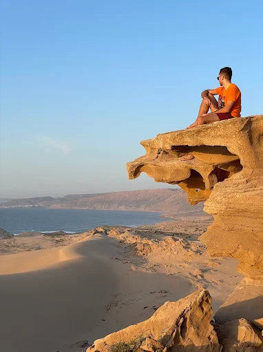 From Agadir o Taghazout: tour de sandboard en las dunas de Timlalin con paseo en camello opcional
