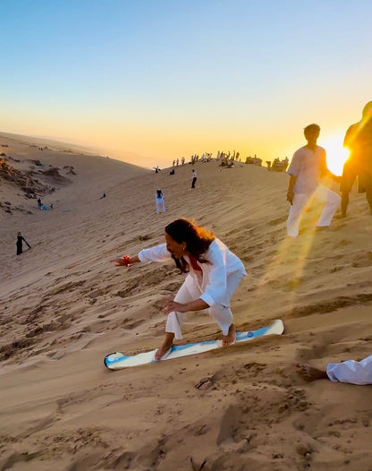 From Agadir o Taghazout: tour de sandboard en las dunas de Timlalin con paseo en camello opcional