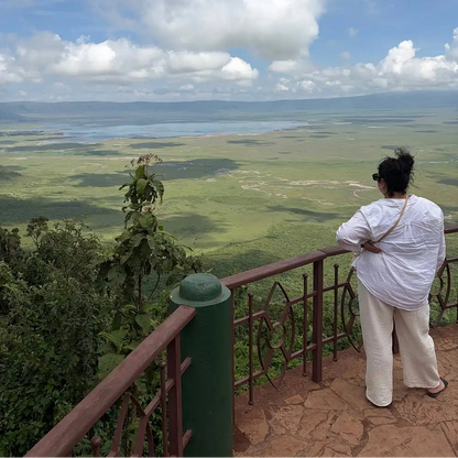 From Arusha: Excursão de safari compartilhada de um dia à Cratera de Ngorongoro com almoço
