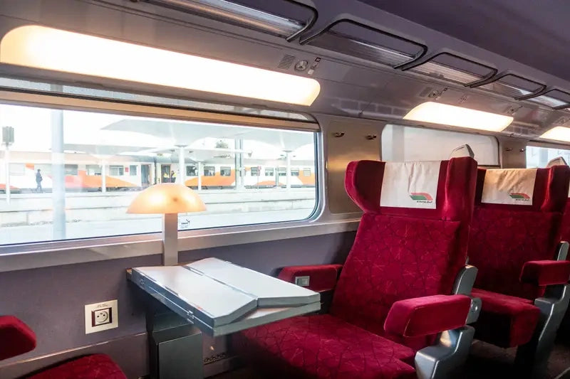 From Casablanca: Escursione di un giorno a Chefchaouen in treno