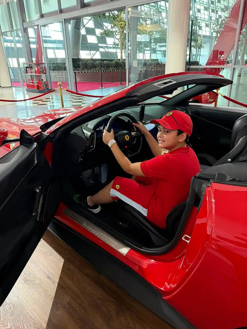 Dari Dubai: Tur Sehari Penuh ke Masjid Agung Sheikh Zayed Abu Dhabi dan Ferrari World