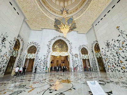 Dari Dubai: Tur Sehari Penuh ke Masjid Agung Sheikh Zayed Abu Dhabi dan Ferrari World