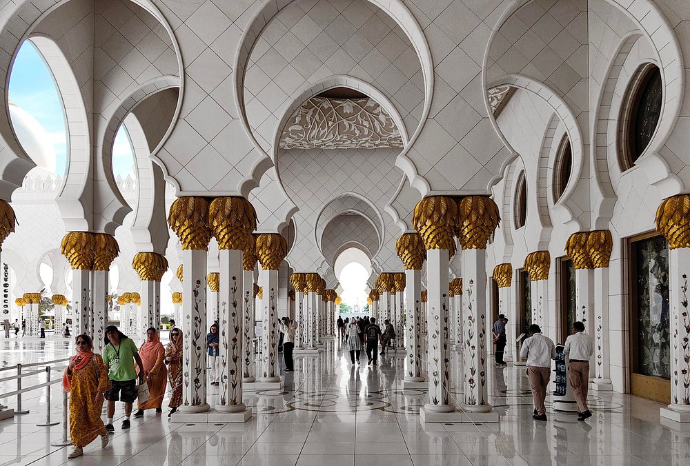 Dari Dubai: Tur Sehari Penuh ke Masjid Agung Sheikh Zayed Abu Dhabi dan Ferrari World