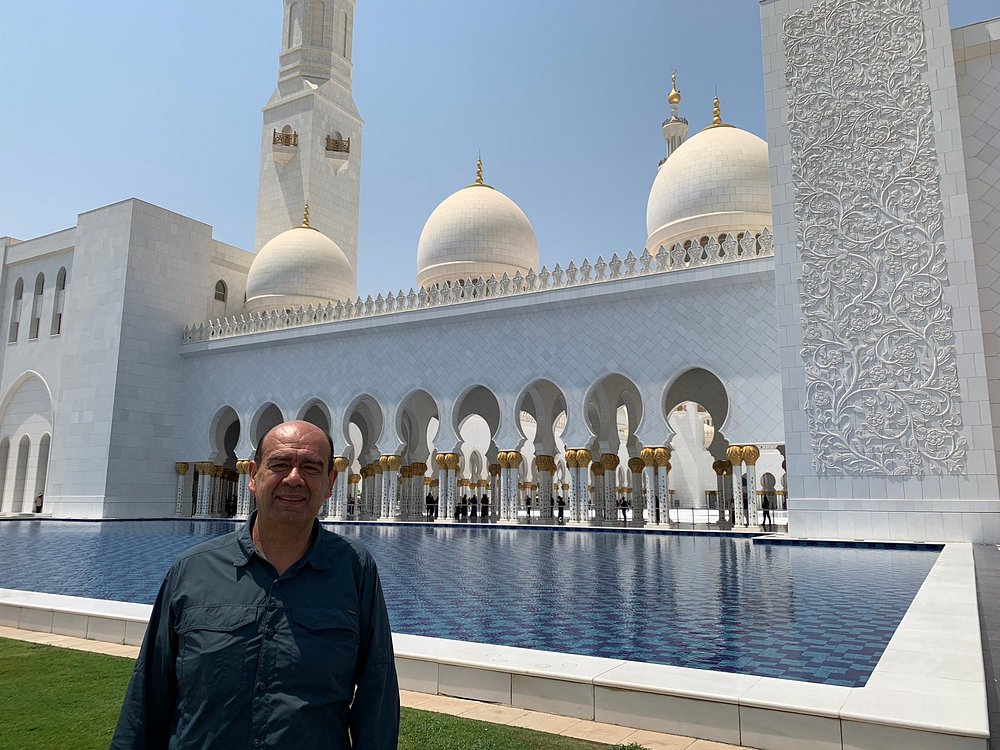 Dari Dubai: Tur Sehari Penuh ke Masjid Agung Sheikh Zayed Abu Dhabi dan Ferrari World