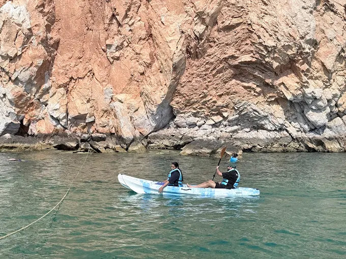 من دبي: رحلة بحرية كاملة اليوم في مسندم على متن قارب الداو وسفاري البحر