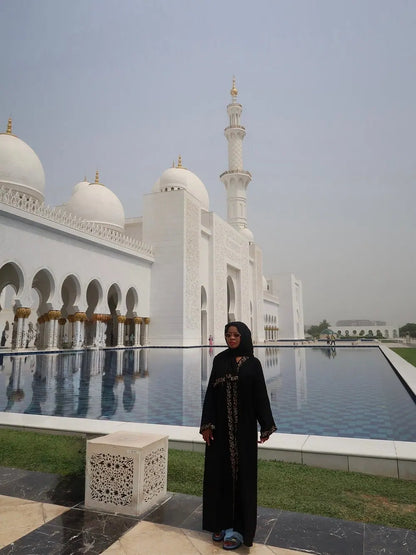 From Dubai: Privat bytur i Abu Dhabi til Den store moskeen og Heritage Village-tur