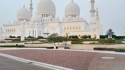 From Dubai: Privat bytur i Abu Dhabi til Den store moskeen og Heritage Village-tur
