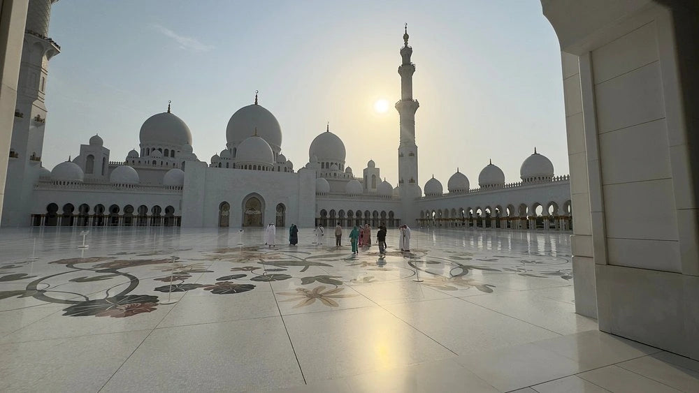From Dubai: Privat bytur i Abu Dhabi til Den store moskeen og Heritage Village-tur