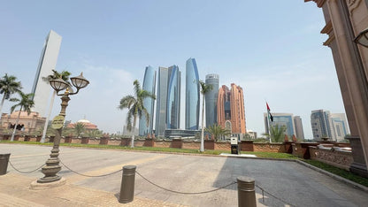 From Dubai: Privat bytur i Abu Dhabi til Den store moskeen og Heritage Village-tur