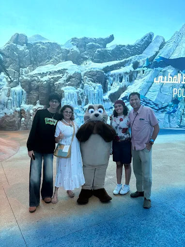 From Dubai: SeaWorld Experience and Sheikh Zayed Grand Mosque Tour