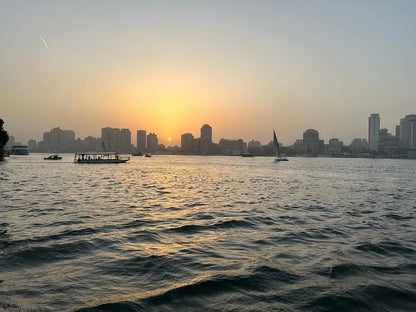 From フルガダ：バンで行くカイロ終日アドベンチャー