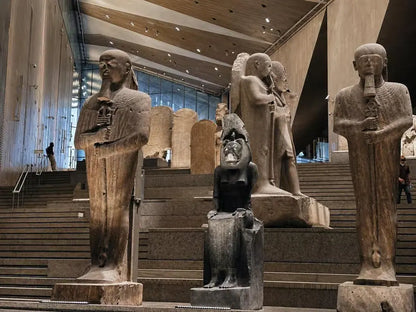 From Hurghada: Full-Day Cairo Guided Tour by Bus to Pyramids of Giza