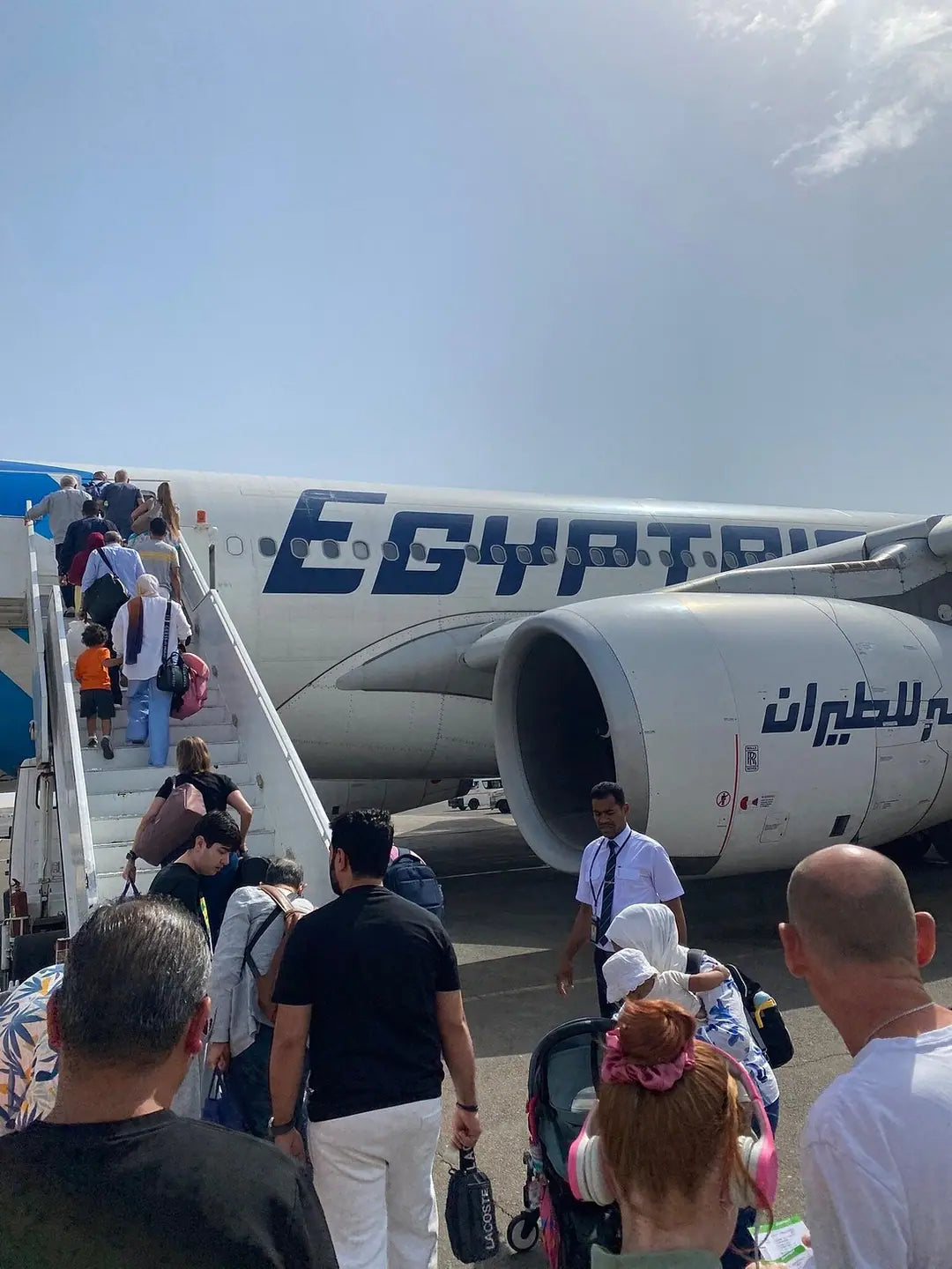 From Hurgada: tour guiado de día completo a El Cairo en vuelo