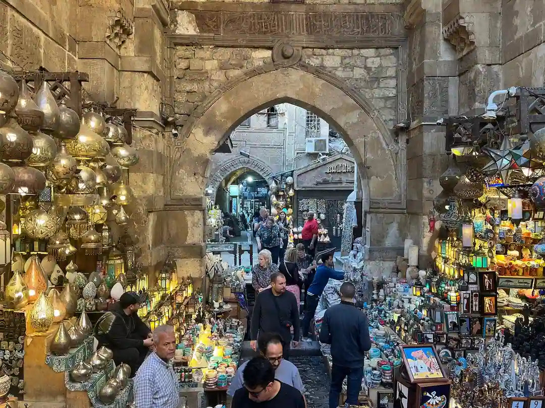 From Hurgada: tour guiado de día completo a El Cairo en vuelo