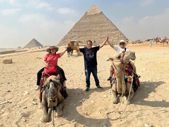 From Hurgada: tour guiado de día completo a El Cairo en vuelo