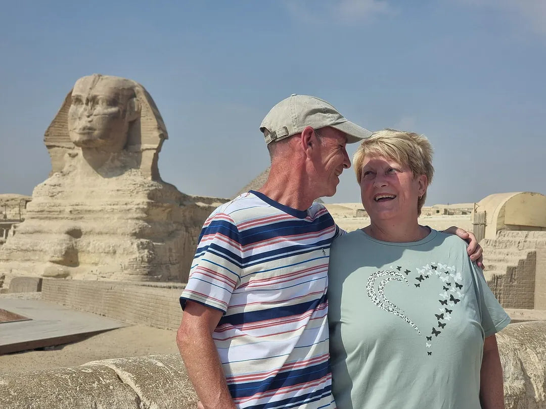 From Hurgada: tour guiado de día completo a El Cairo en vuelo