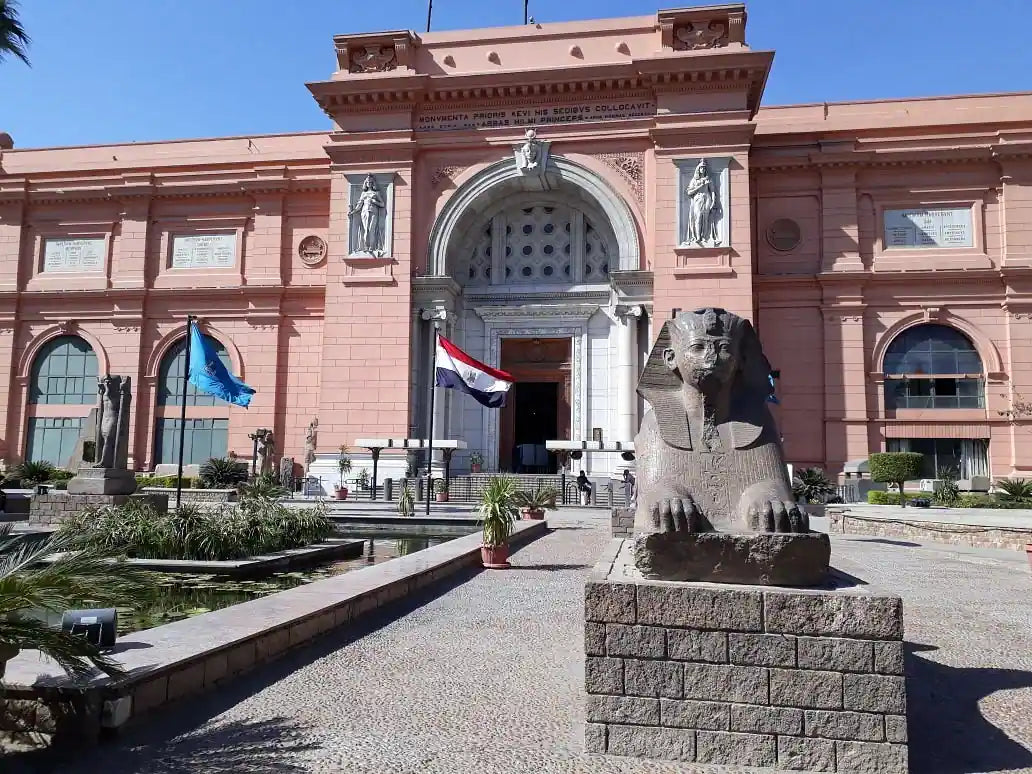 From Hurghada: Geführte Kleingruppen-Tagestour nach Kairo