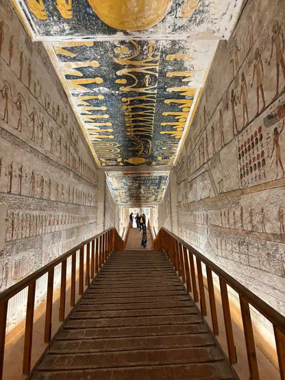 Dari Hurghada: Tur Berpemandu Lembah Para Raja, Hatshepsut, dan Karnak dengan Makan Siang