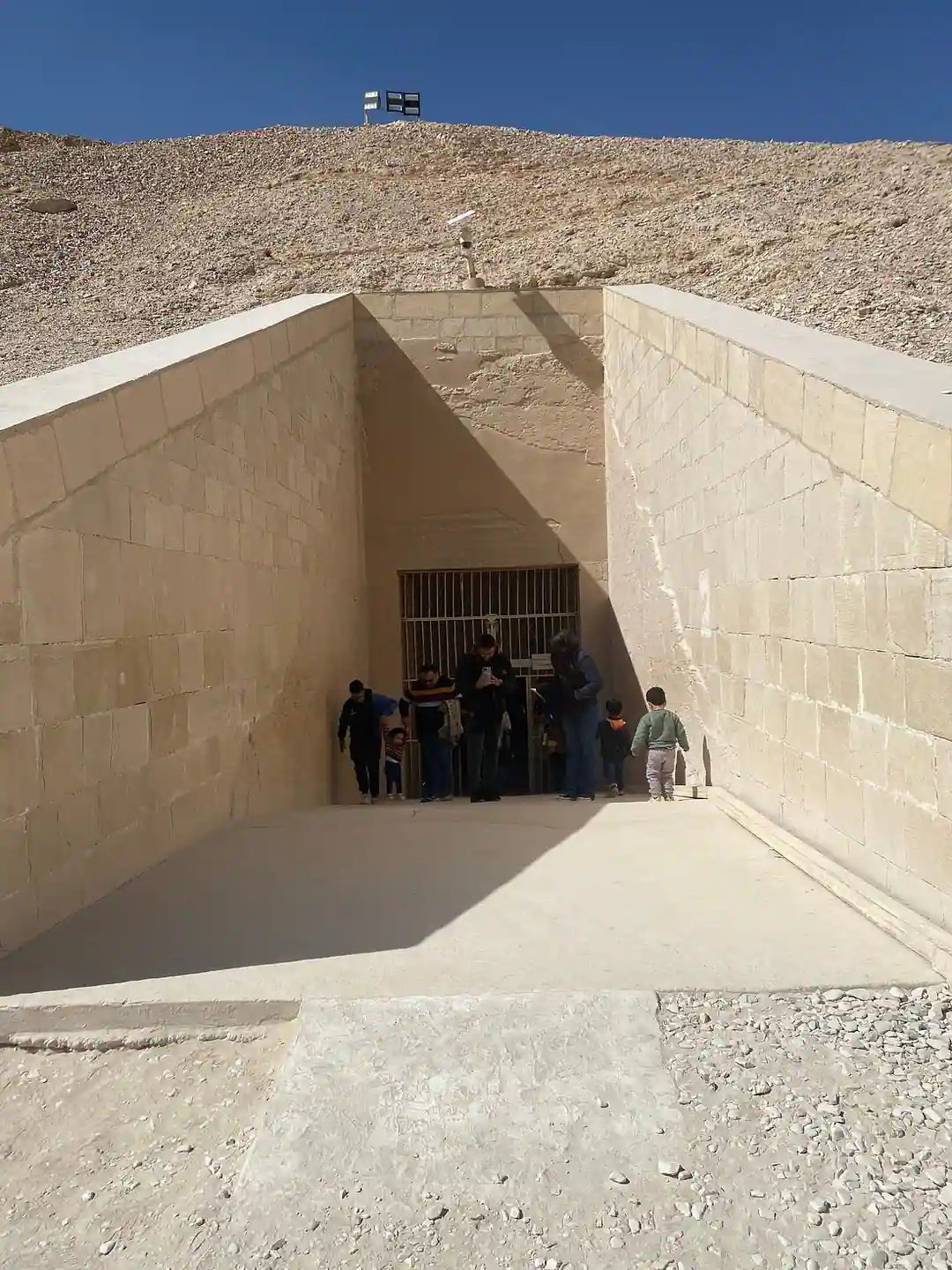 Dari Hurghada: Tur Berpemandu Lembah Para Raja, Hatshepsut, dan Karnak dengan Makan Siang