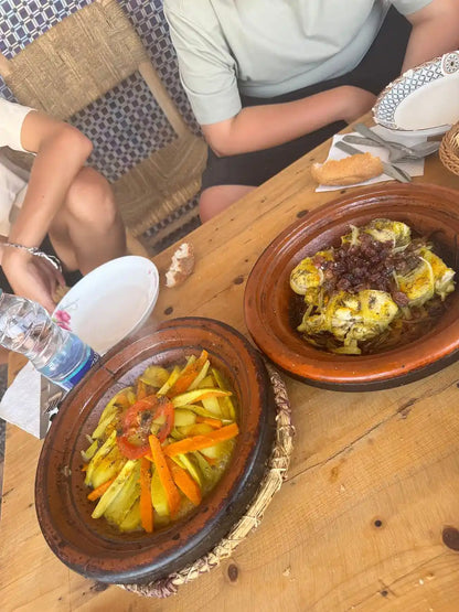 From Marrakech: giro in quad nel deserto di Agafay, giro in cammello e gita in piscina con pranzo