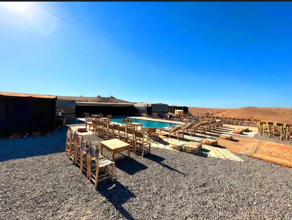 From Marrakech: giro in quad nel deserto di Agafay, giro in cammello e gita in piscina con pranzo