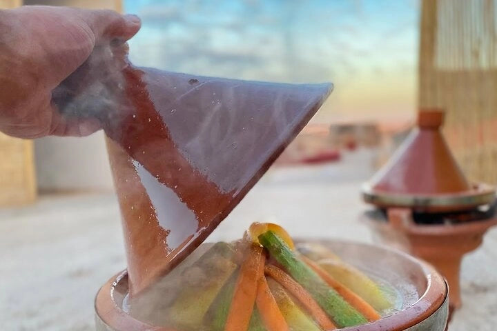 From Marrakech: giro in quad nel deserto di Agafay, giro in cammello e gita in piscina con pranzo