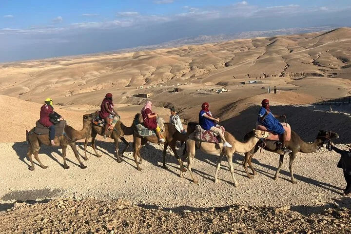 Från Marrakech: Privat utflykt med fyrhjuling i Agafayöknen, kamelridning och middag