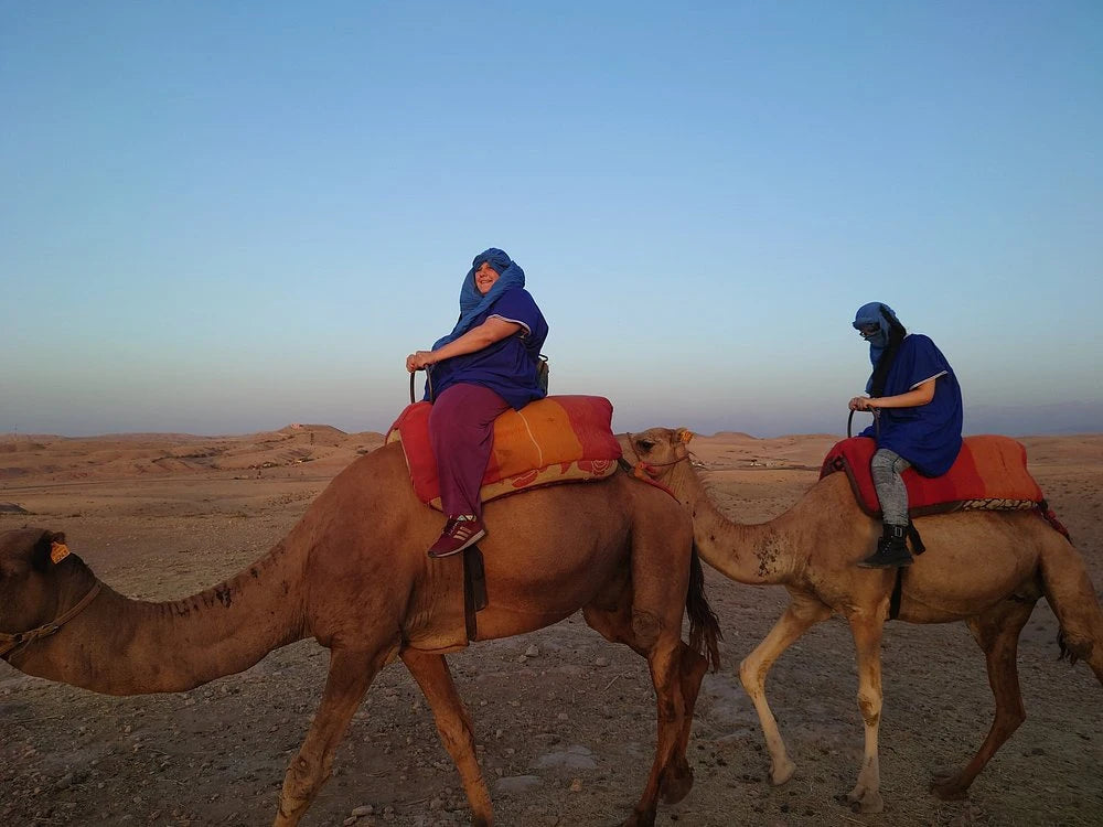 From Marrakech: giro in cammello al tramonto nel deserto di Agafay