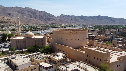 From Muscat: 5-Day Desert Camp, Wadi Shab and Jebel Shams Guided Tour