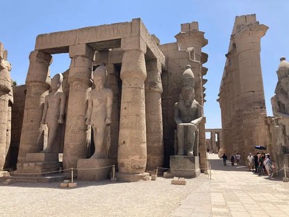 From Safaga: Geführte Luxor-Tour zum Tal der Könige und Karnak mit Mittagessen