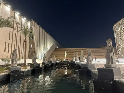 From Sharm El Sheikh: Tagesausflug nach Kairo zu den Pyramiden von Gizeh und dem Großen Ägyptischen Museum mit dem Bus