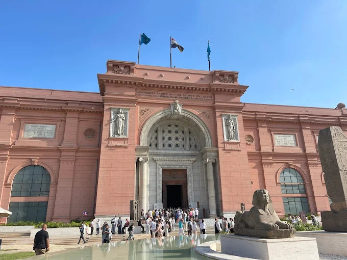 From Sharm El Sheikh: Small Group Tour to Pyramids of Giza and Egyptian Museum by Van