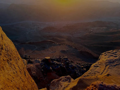 从沙姆出发：摩西山徒步旅行、日出和修道院参观