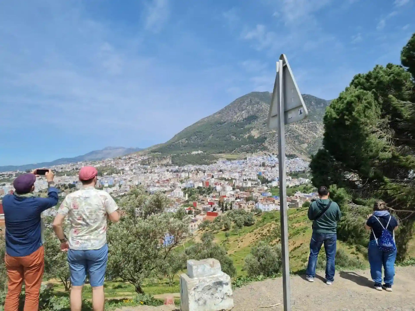 From Tanger: dagtrip naar Chefchaouen en de Akchour-watervallen