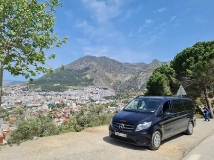 From Tanger : excursion guidée d’une journée à Chefchaouen et Tétouan