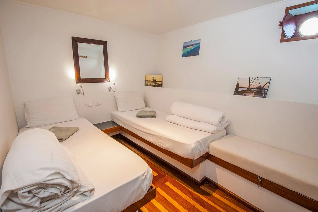 Tilbring den første natten om bord (hvis overnattingsalternativet er valgt)