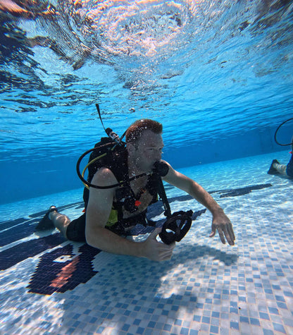 Dubai: PADI Basic Scuba Diving Course