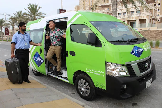 Abu Dhabi: Privé Luchthaventransfer van of naar Stads Hotels