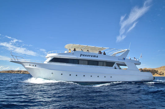 Ain El Sokhna: Panorama-Privatboot-Schnorchelausflug mit Mittagessen und alkoholfreien Getränken