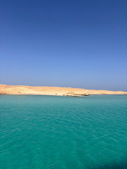 Hurghada: Orange Bay and Snorkeling Cruise Tour with Lunch