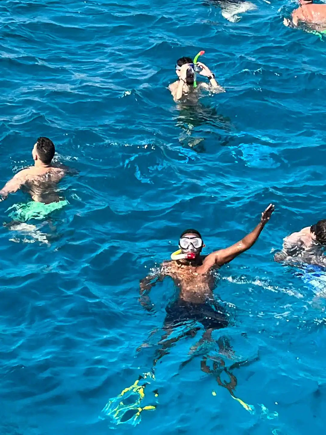 Hurghada: Passeio de iate à Ilha Orange com almoço, esportes aquáticos e transfer