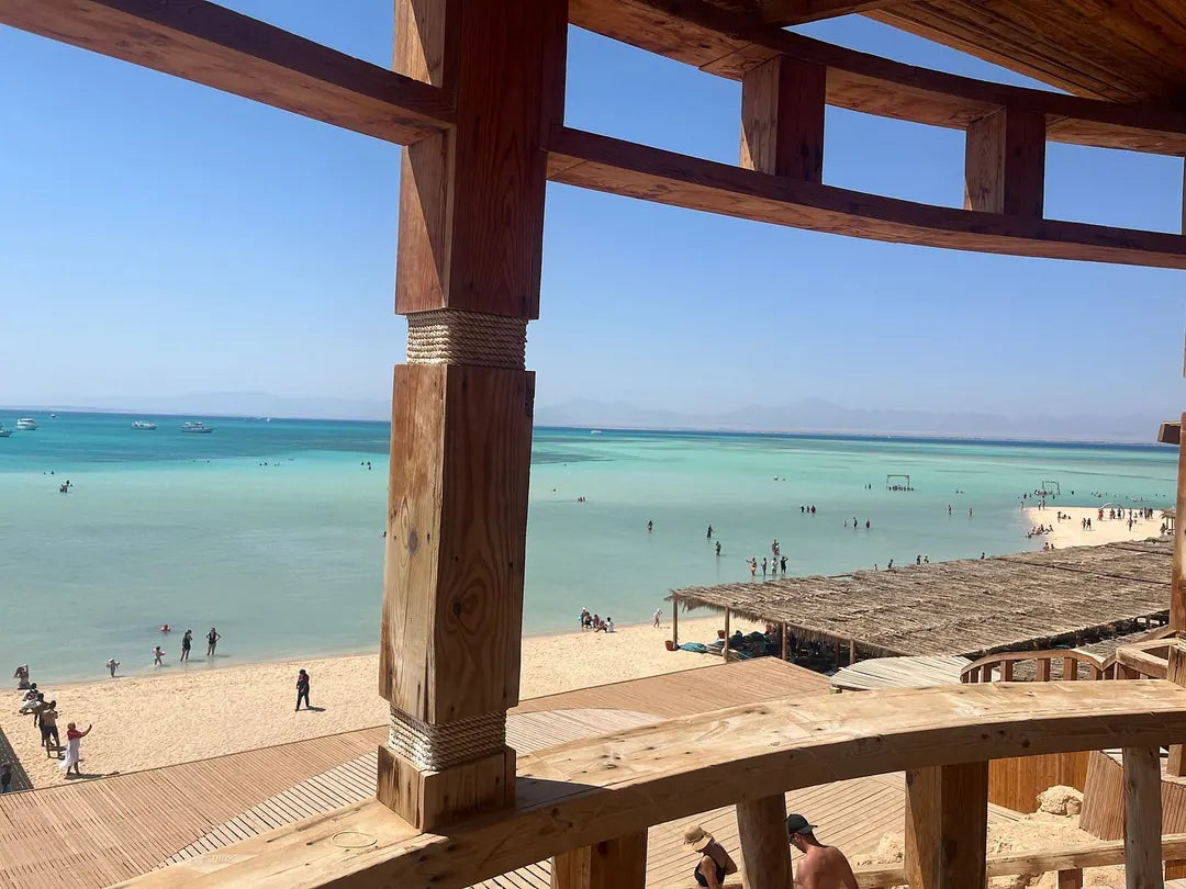 Hurghada: Passeio de iate à Ilha Orange com almoço, esportes aquáticos e transfer