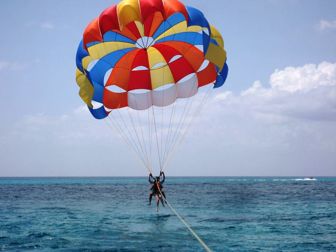 Hurghada: Przygoda na parasailingu z prywatnym transferem