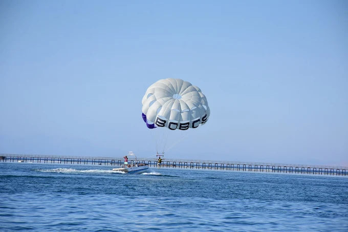 Hurghada: Przygoda na parasailingu z prywatnym transferem