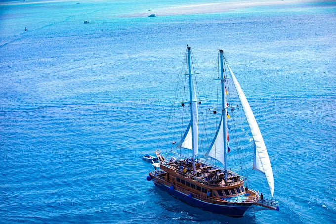 Hurghada: Gita in Barca a Vela dei Pirati con Snorkeling, Visita a Orange Bay e Pranzo