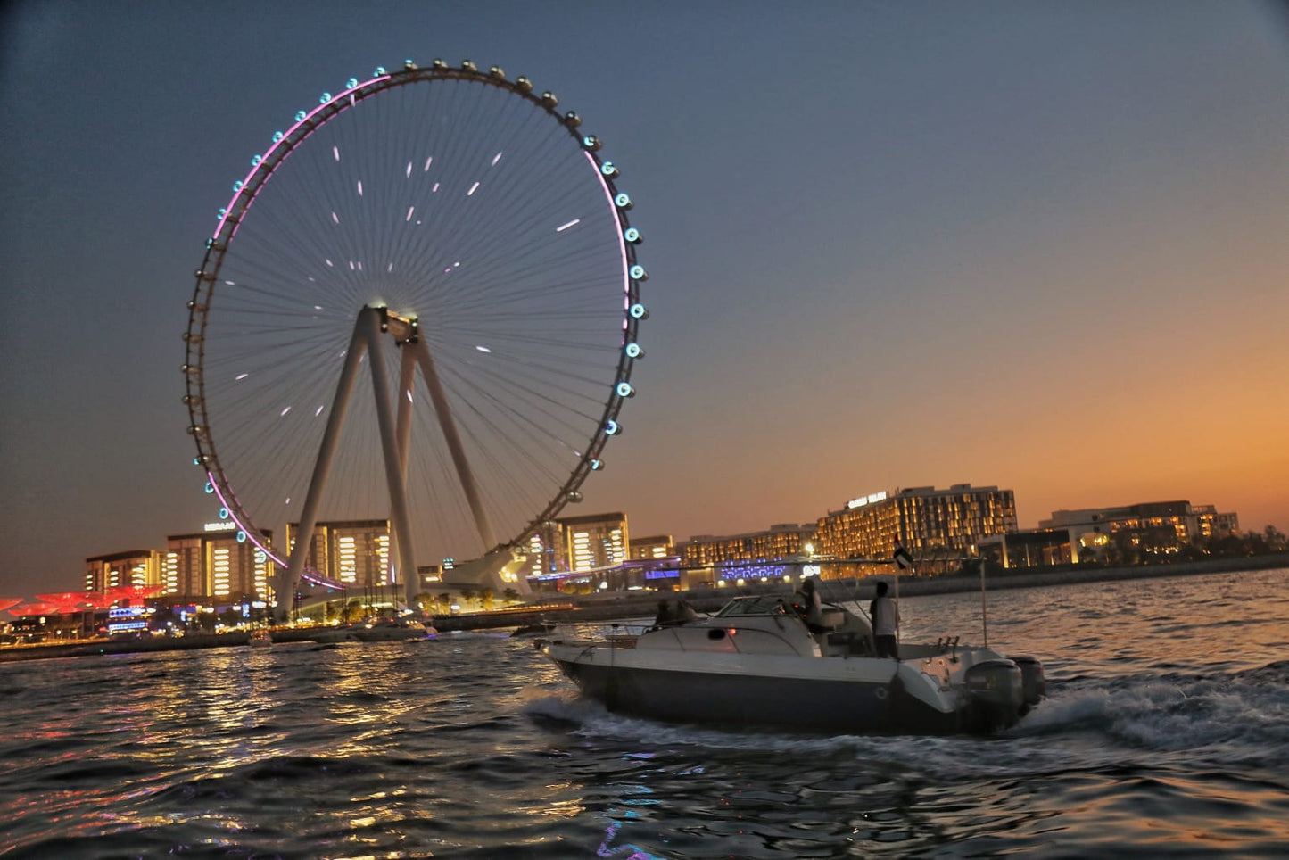 Dubai: Private Boat Cruising Tour