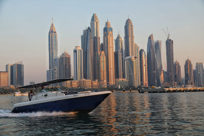 Dubai: Private Boat Cruising Tour