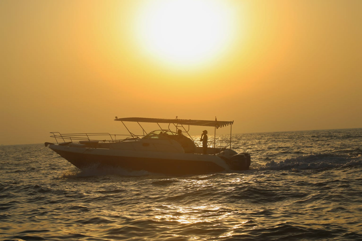 Dubai: Private Boat Cruising Tour