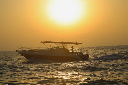 Dubai: Private Boat Cruising Tour