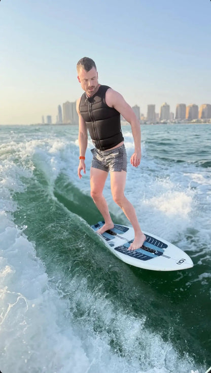 Doha: wakesurfing och wakeboarding längs Dohas skyline